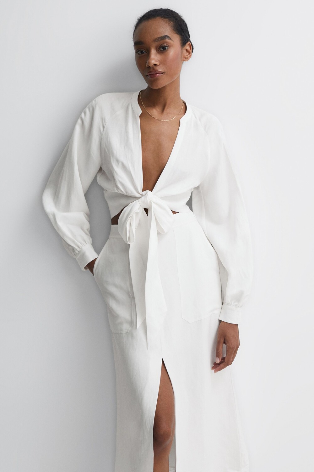 

Блузка Axelle короткого кроя с завязкой спереди Reiss, белый