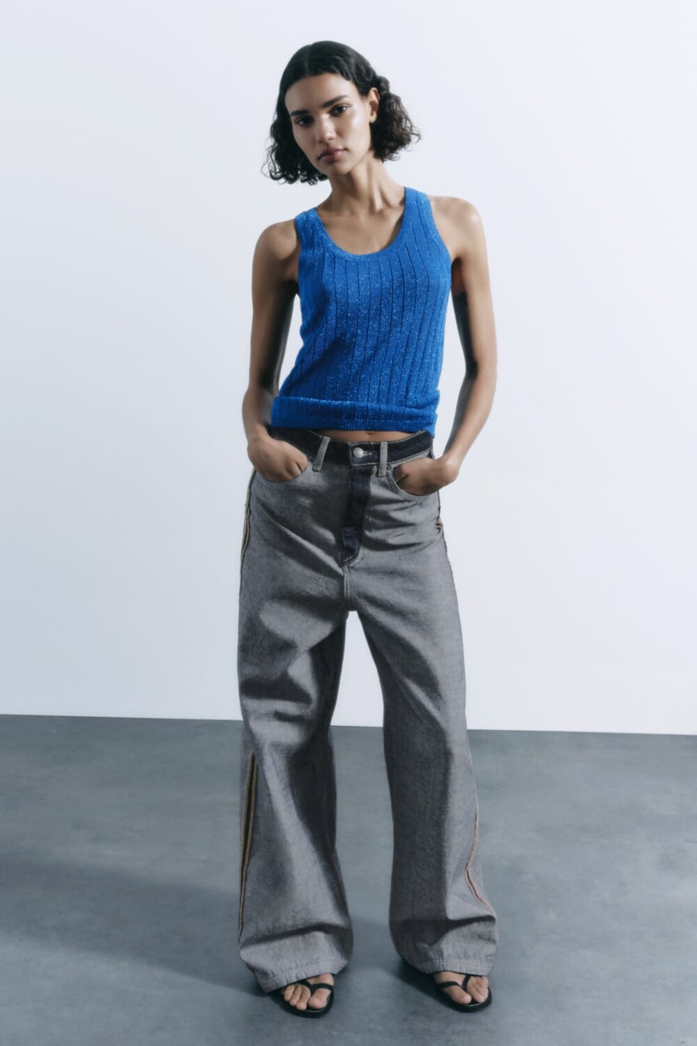 

Трикотажный топ с металлической нитью ZARA