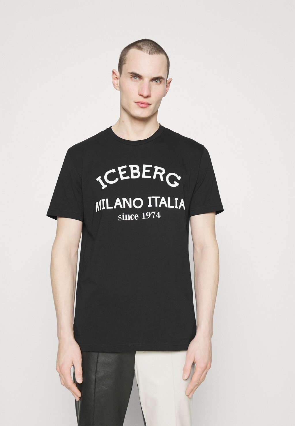 

Футболка с принтом Iceberg, черный