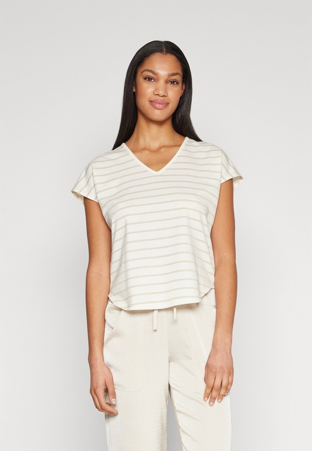 

Футболка с принтом VMIBI V-NECK TOP Vero Moda, цвет gold/weiß