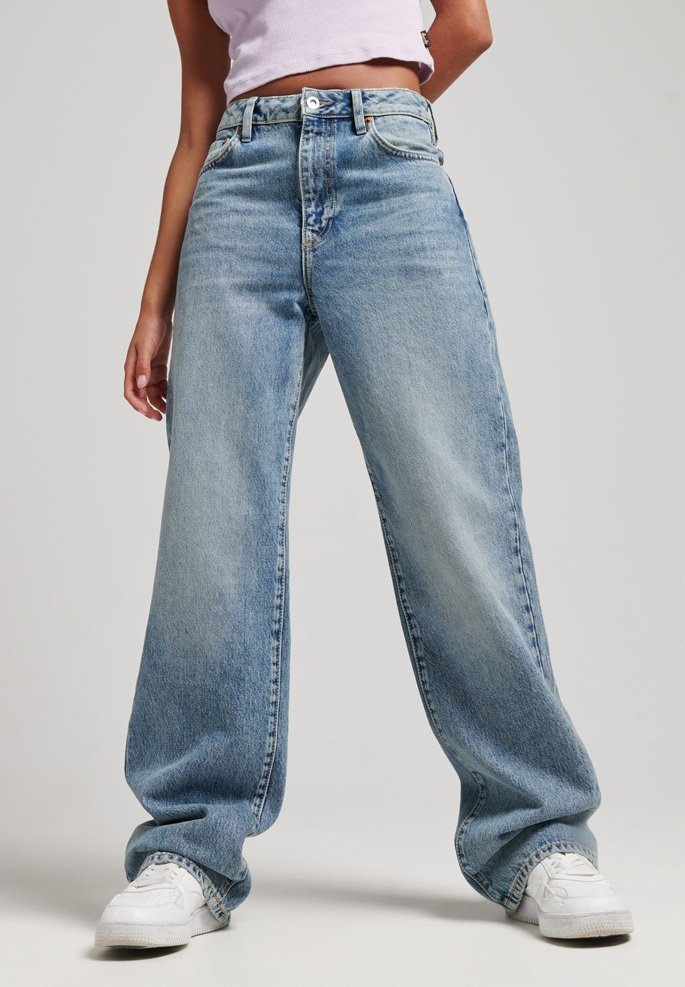 цена Расклешенные джинсы VINTAGE WIDE Superdry, цвет houston mid vintage