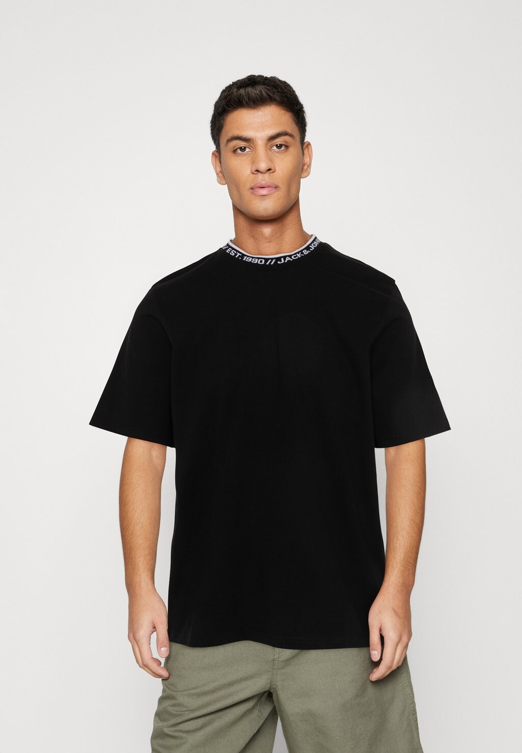

Футболка с принтом Jack & Jones, черный