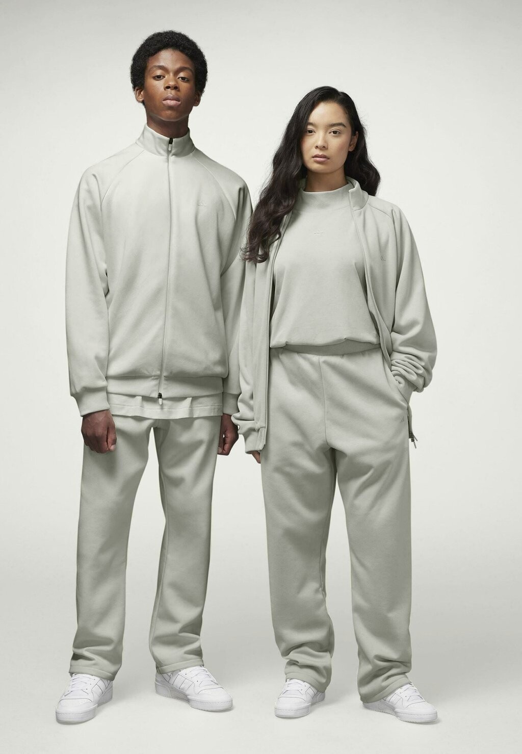 

Спортивная куртка Adidas