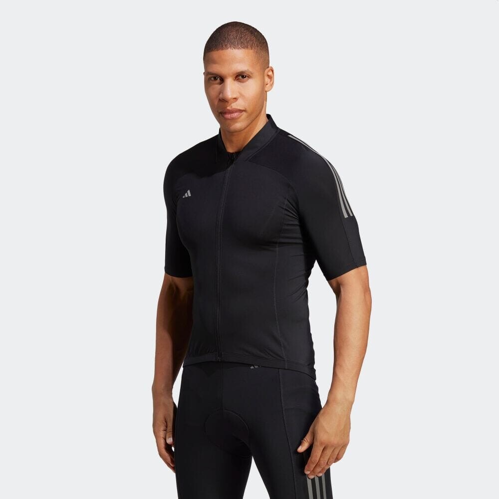 

Футболка униформа Adidas HT3657, черный