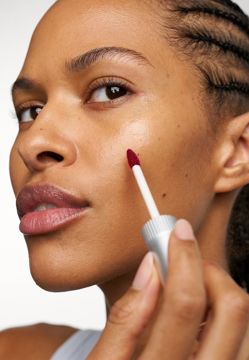

Тинт для губ и щек SHEER LIP/CHK TINT The Body Shop, цвет bloom
