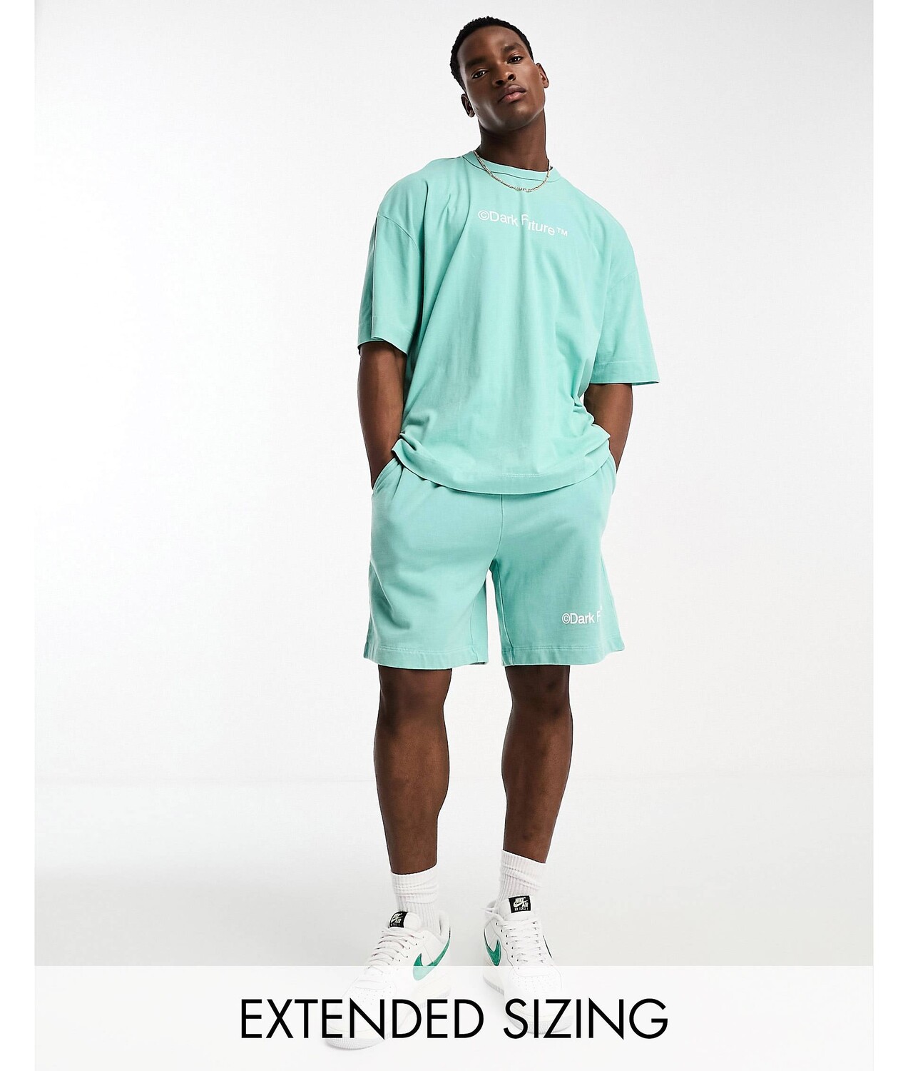 

Свободные шорты зеленого цвета с логотипом ASOS Dark future coord ASOS DESIGN