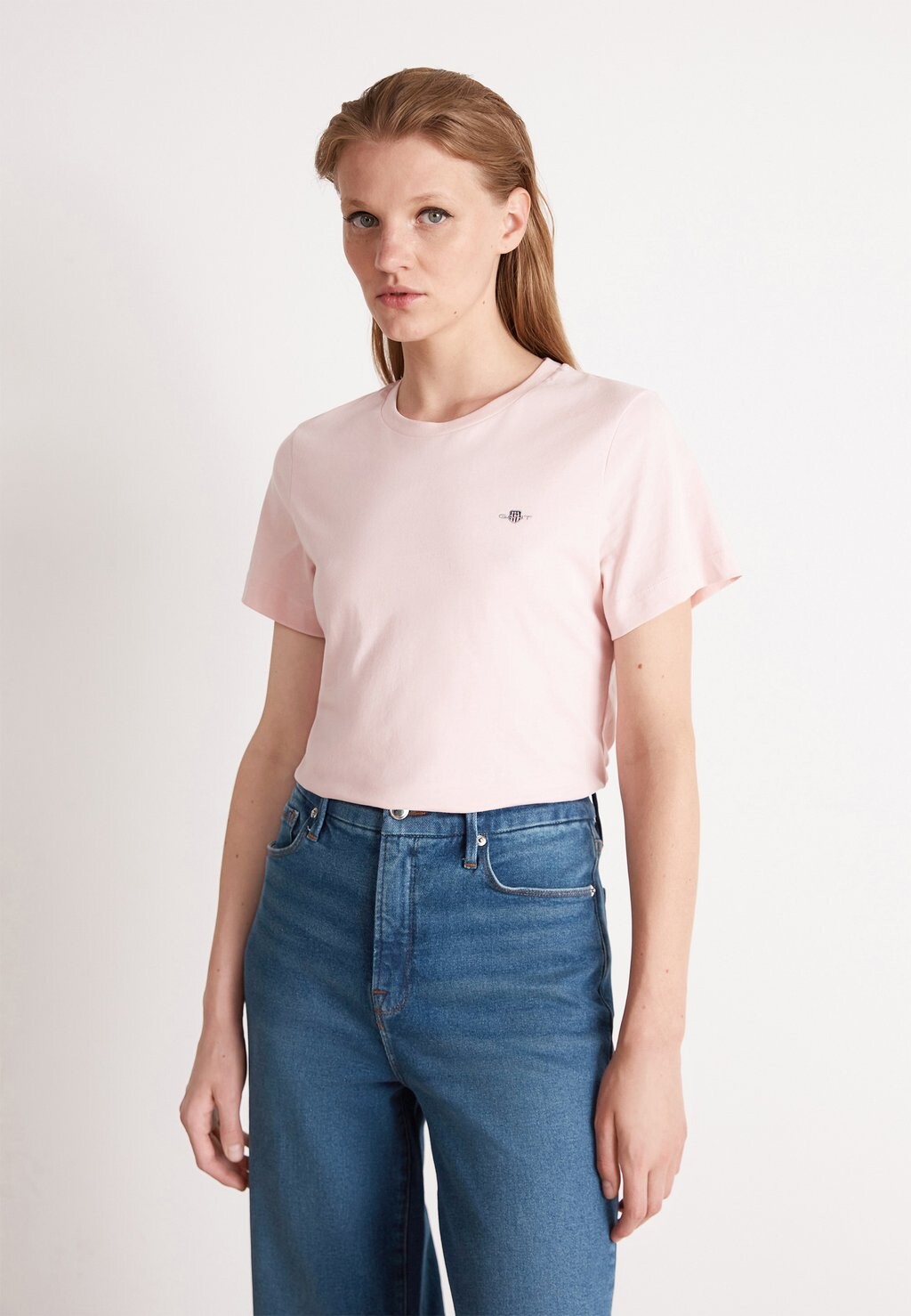 Футболка базовая SHIELD GANT, цвет faded pink футболка базовая slim shield v neck gant цвет white