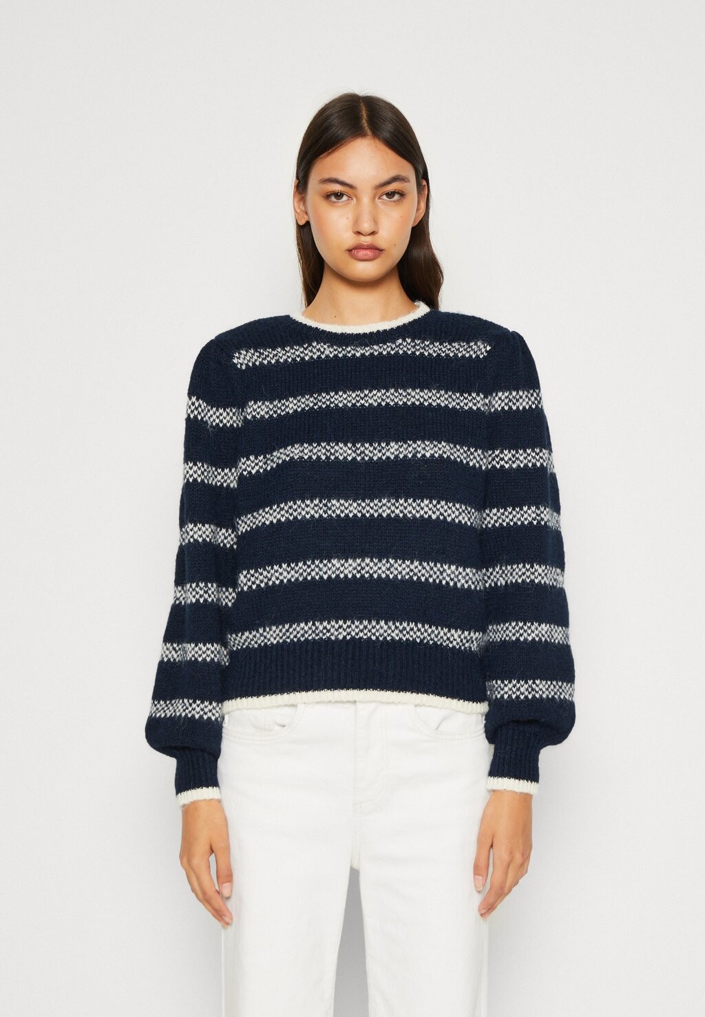 

Свитшот Pieces JADINE O NECK, цвет sky captain/birch