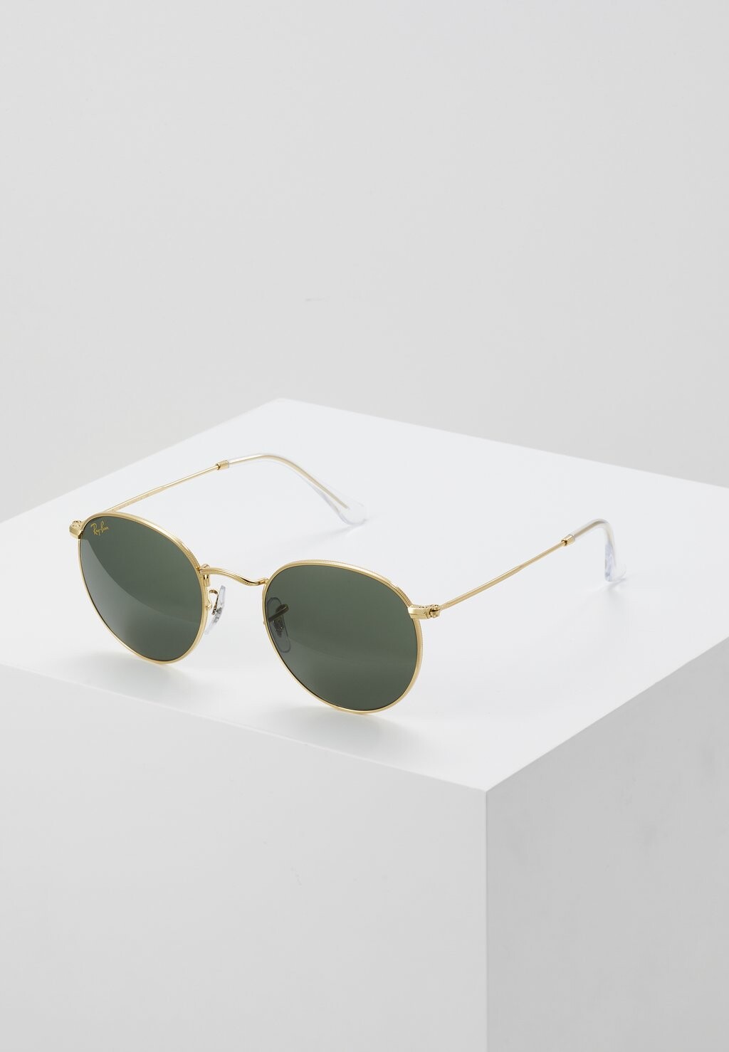 

Солнцезащитные очки Ray-Ban