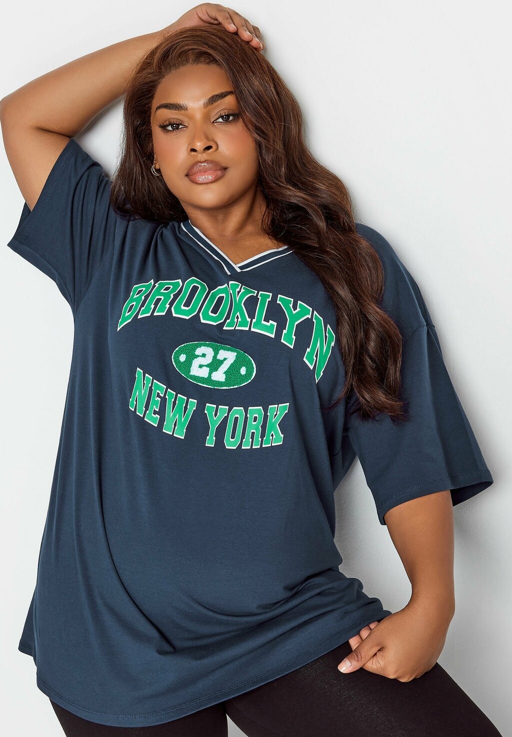 

Футболка с принтом NEW YORK' SLOGAN V-NECK Yours Clothing, синий