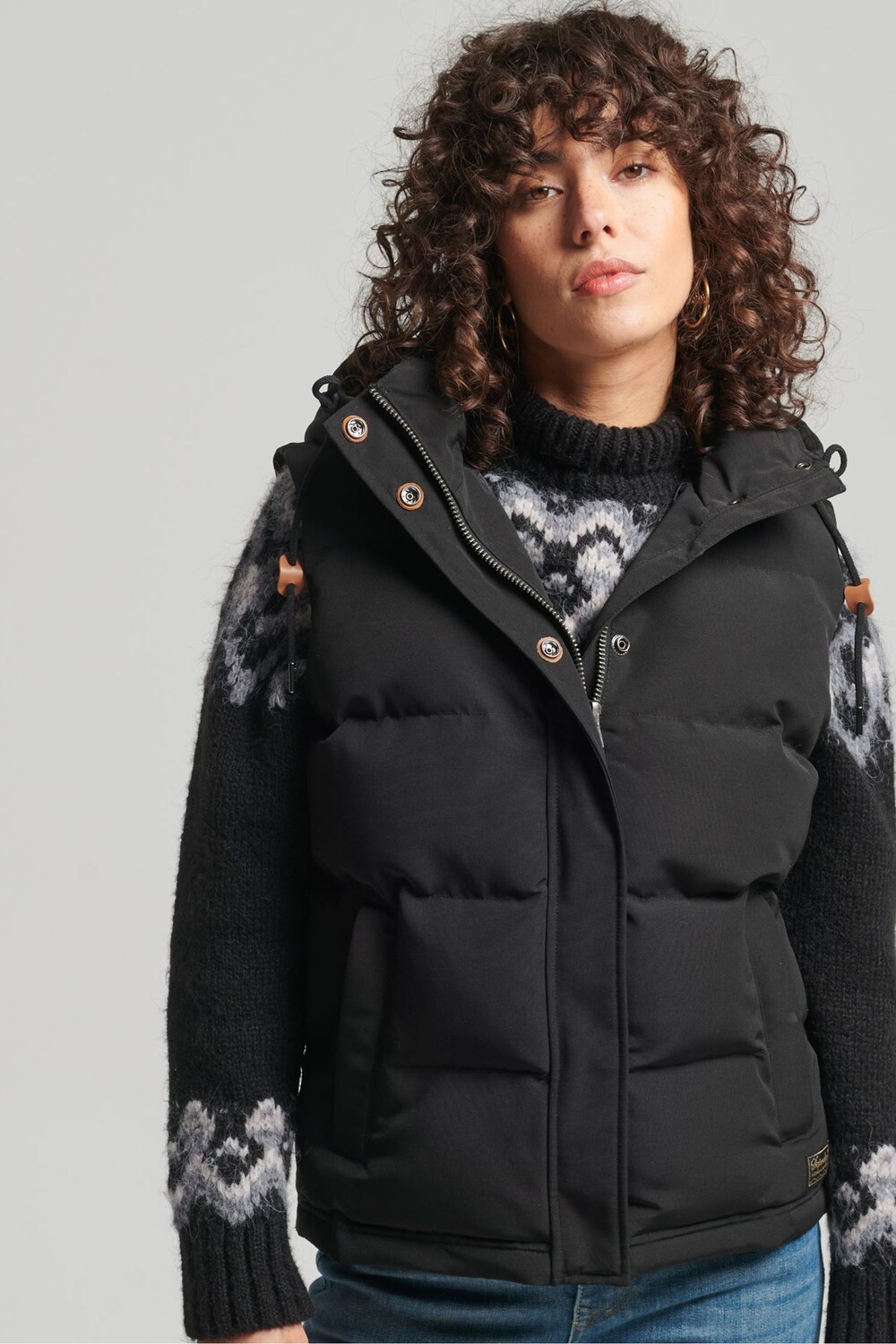 

Жилет Everest с капюшоном Superdry, черный