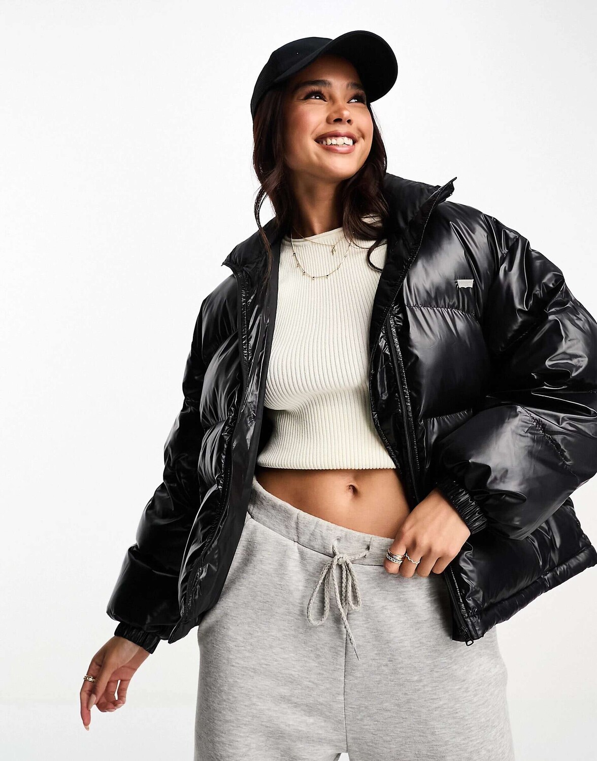

Черная пуховик Levi's Shiny Retro, Черный