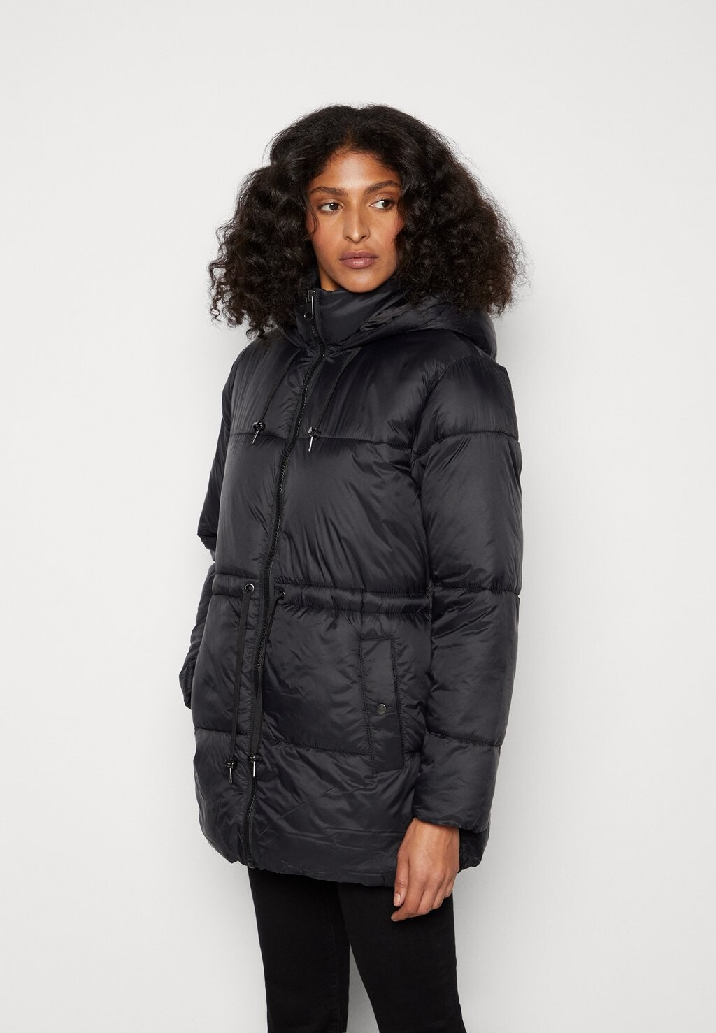 

Куртка зимняя Vero Moda