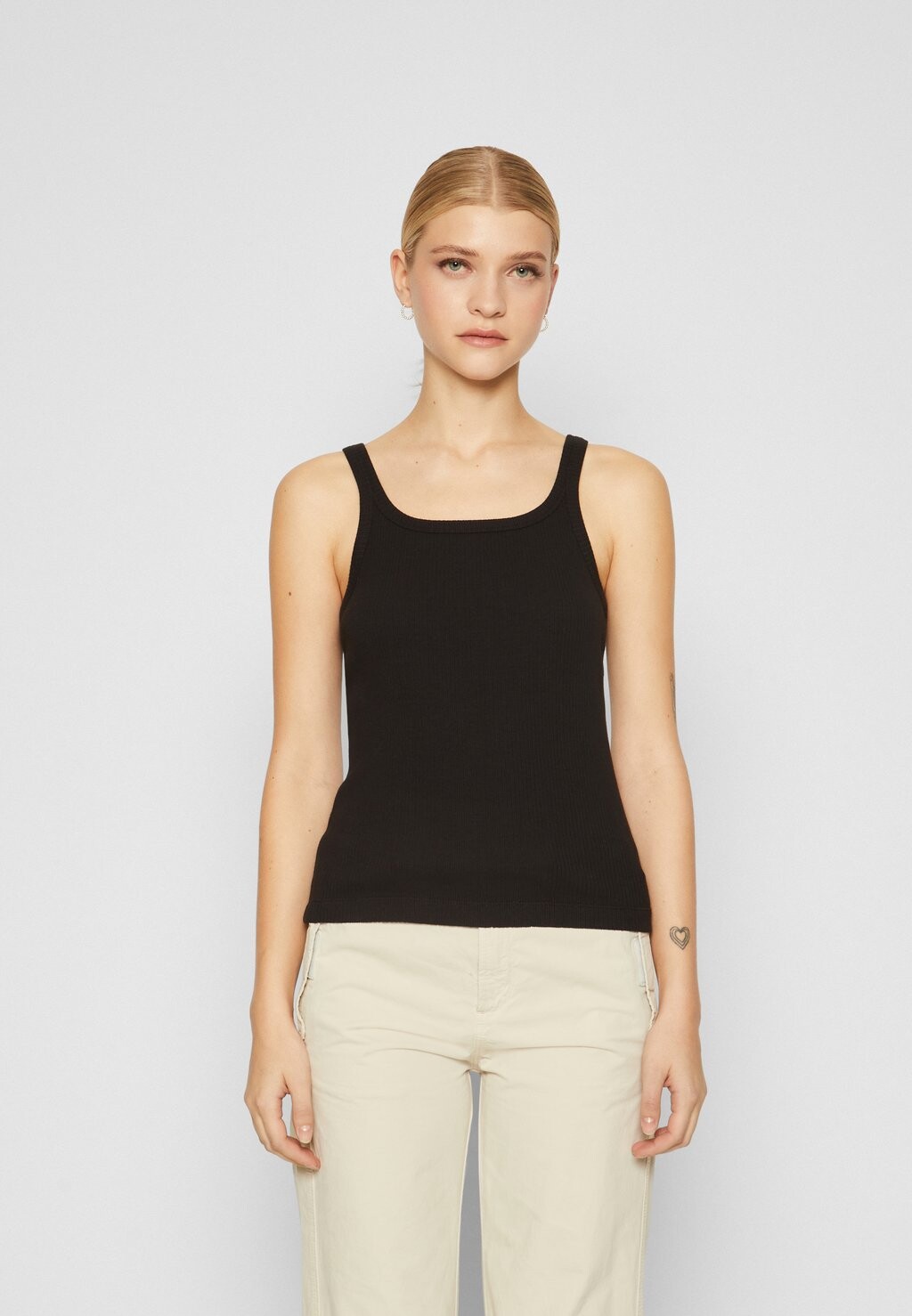 

Топ SAILY TANK Samsøe Samsøe, цвет black