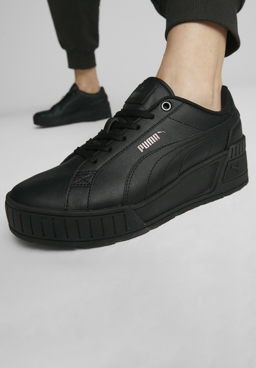 

Низкие кроссовки Puma, черный металлик