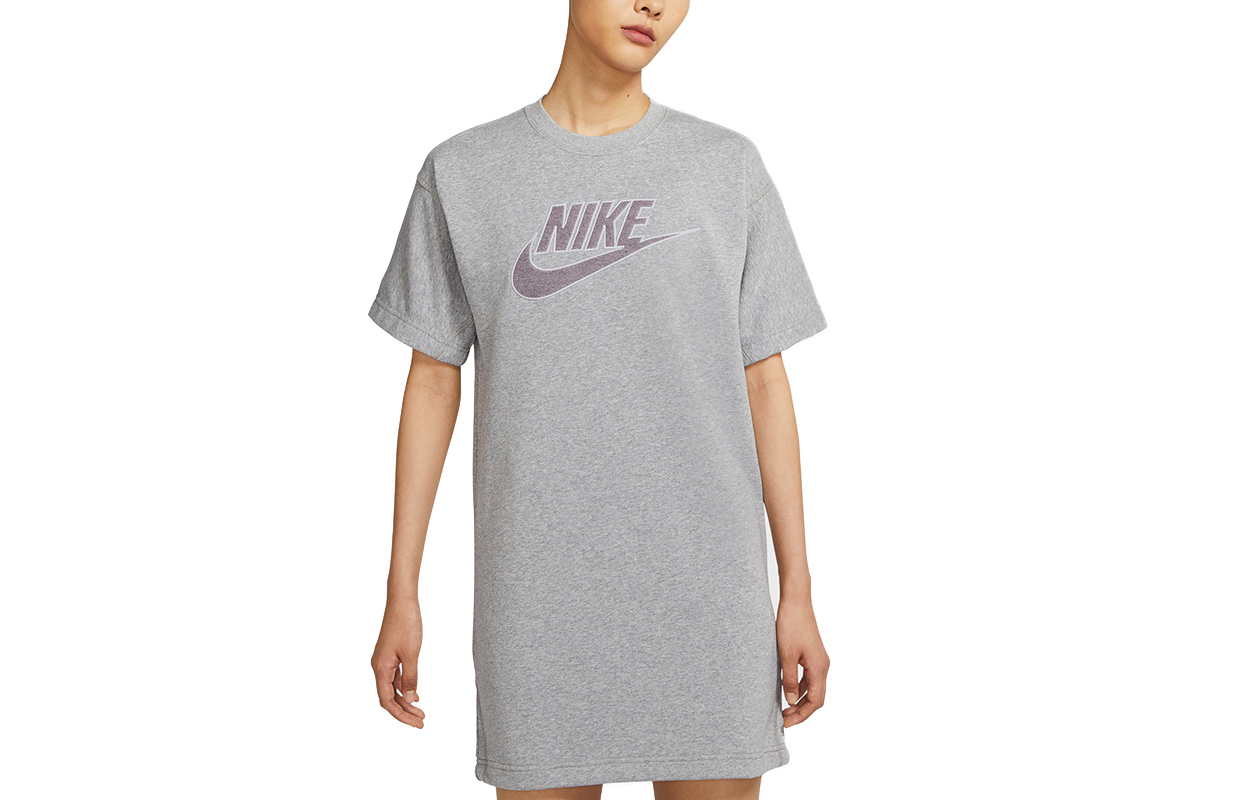 

Платья Nike WMS