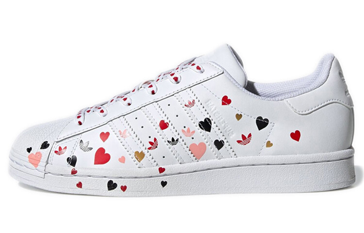 

Бело-розовые кроссовки Adidas Originals Superstar с сердечками