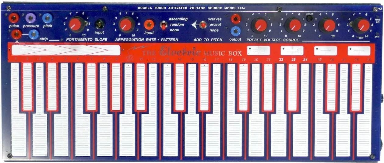 

Buchla LEM 218 v3 29-нотный емкостный сенсорный контроллер