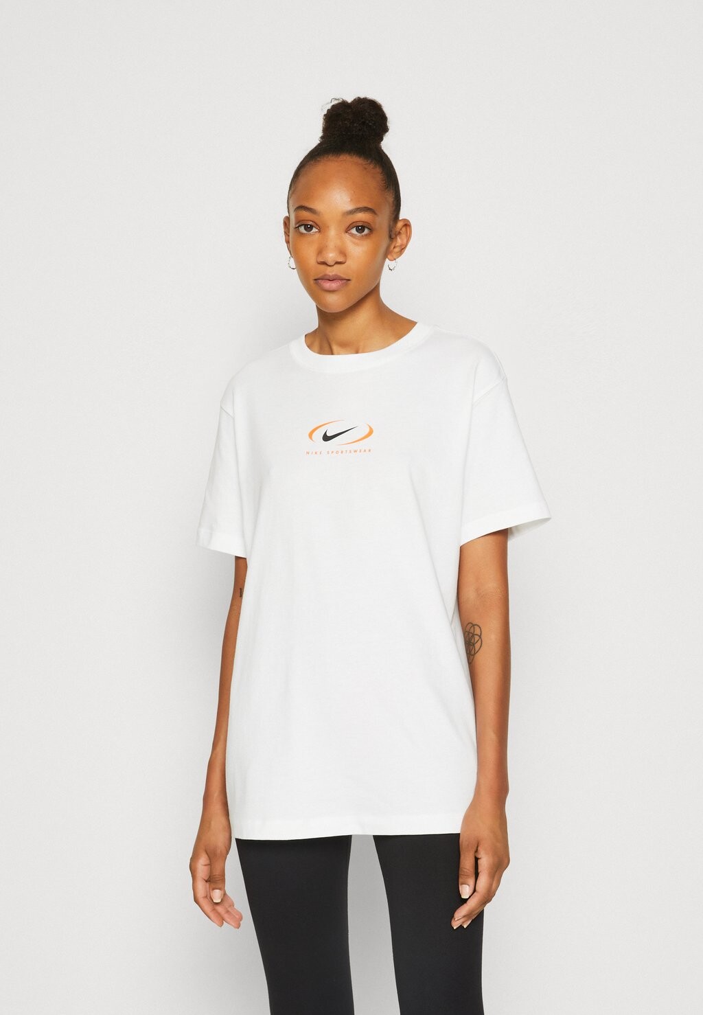 

Футболка с принтом Nike, белый