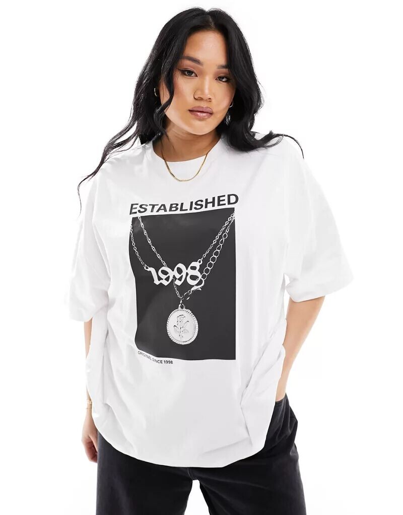 

Белая футболка бойфренда со знаменитым рисунком цепочек ASOS DESIGN Curve