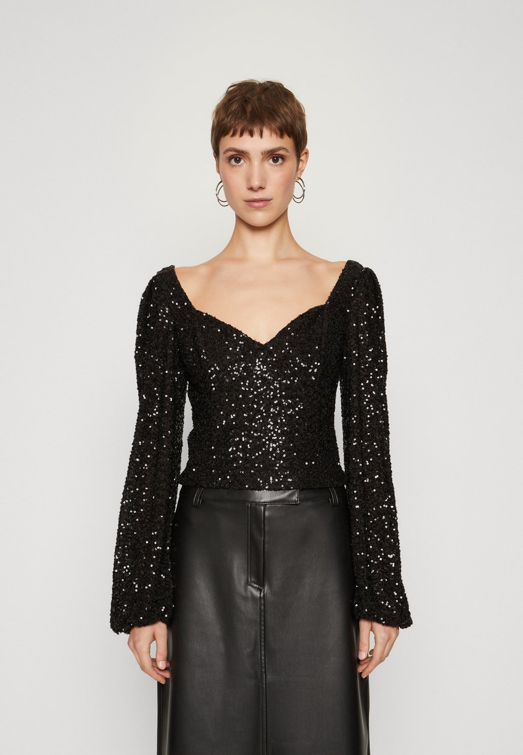 

Футболка с длинным рукавом SEQUIN Gina Tricot, черная, Черный