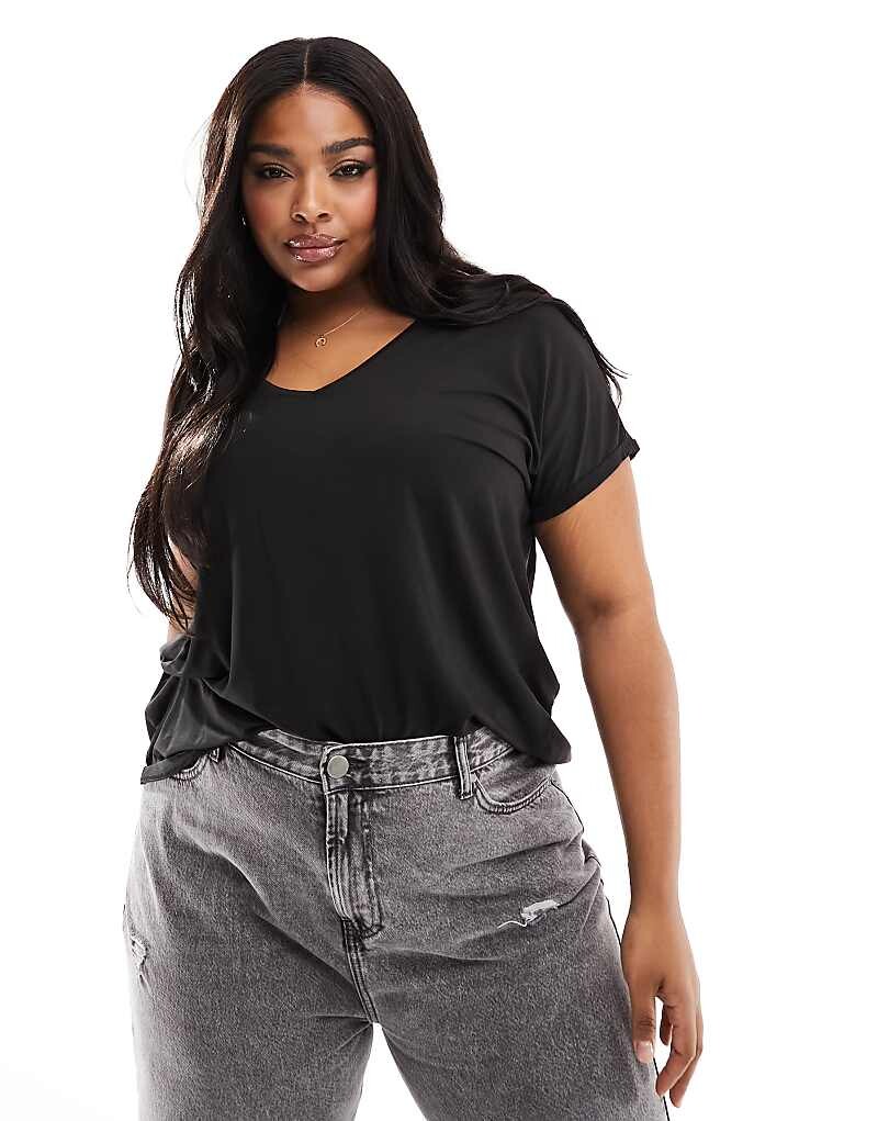 

Vero Moda Curve – черная футболка с V-образным вырезом