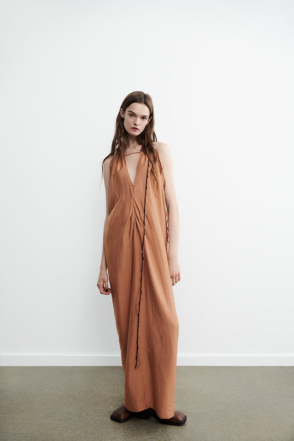 

Платье миди из ткани ZARA