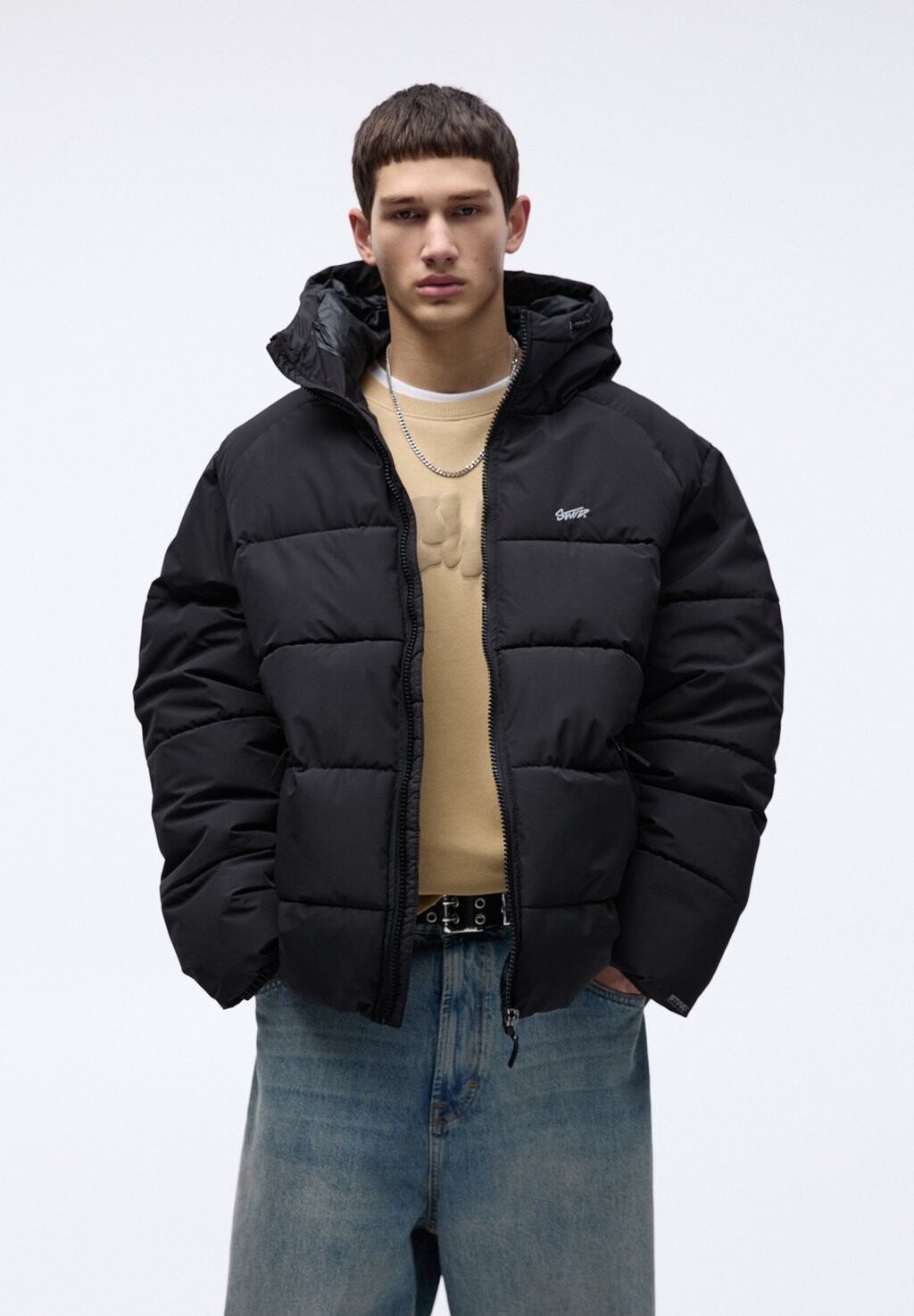 

Зимняя куртка Weight Puffer PULL&BEAR, черный