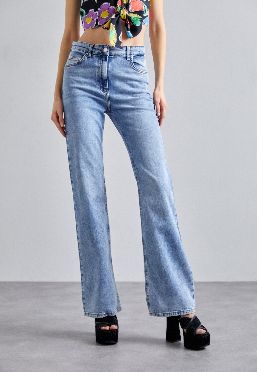 

Джинсы свободного кроя TROUSERS MOSCHINO JEANS, синий деним