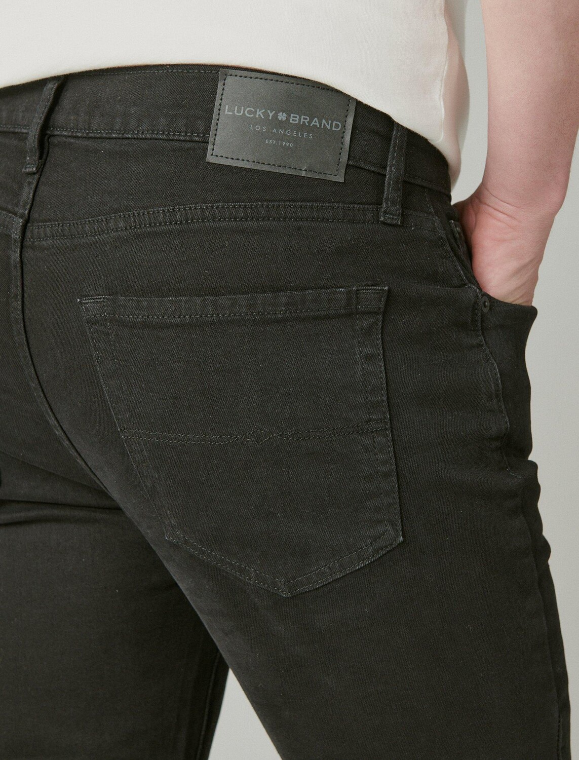

Мужские зауженные брюки Lucky Brand 100, цвет Charcoal