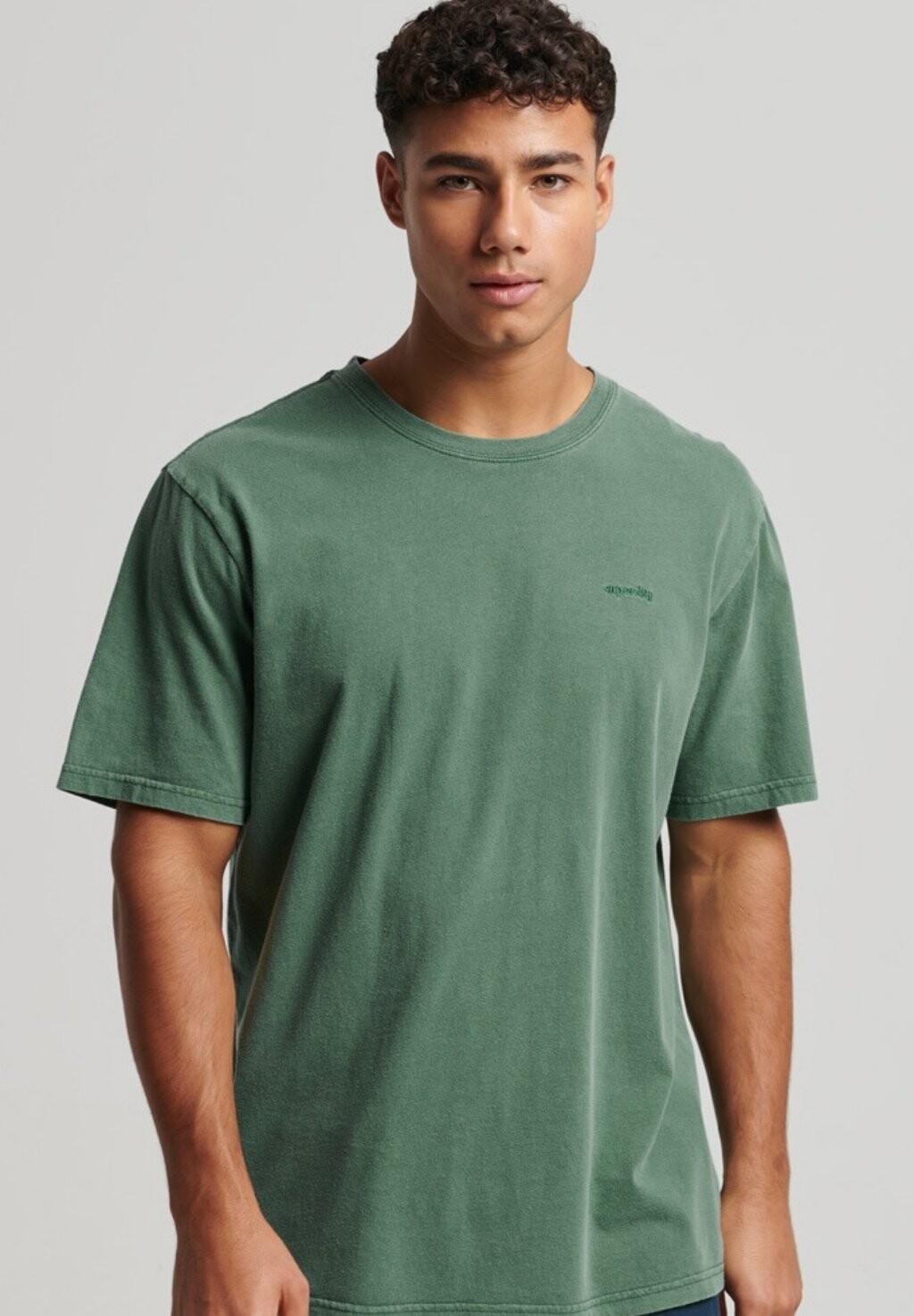 

Футболка базовая VINTAGE MARK Superdry, цвет dark pine green