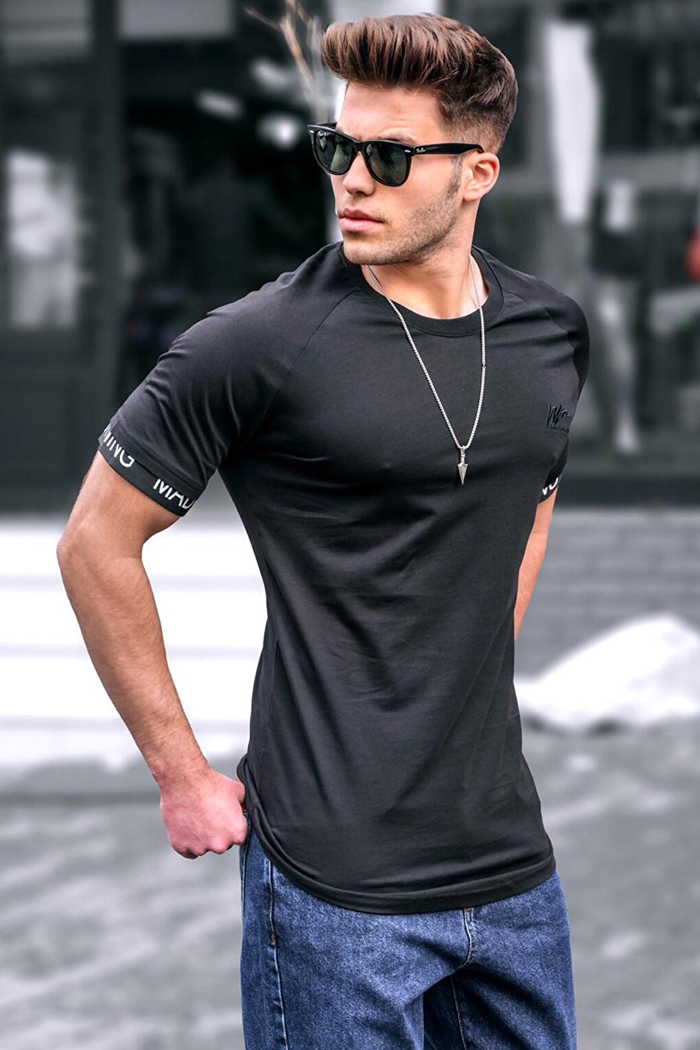 Черная базовая мужская футболка MADMEXT мужская футболка madmext черная 5827 madmext