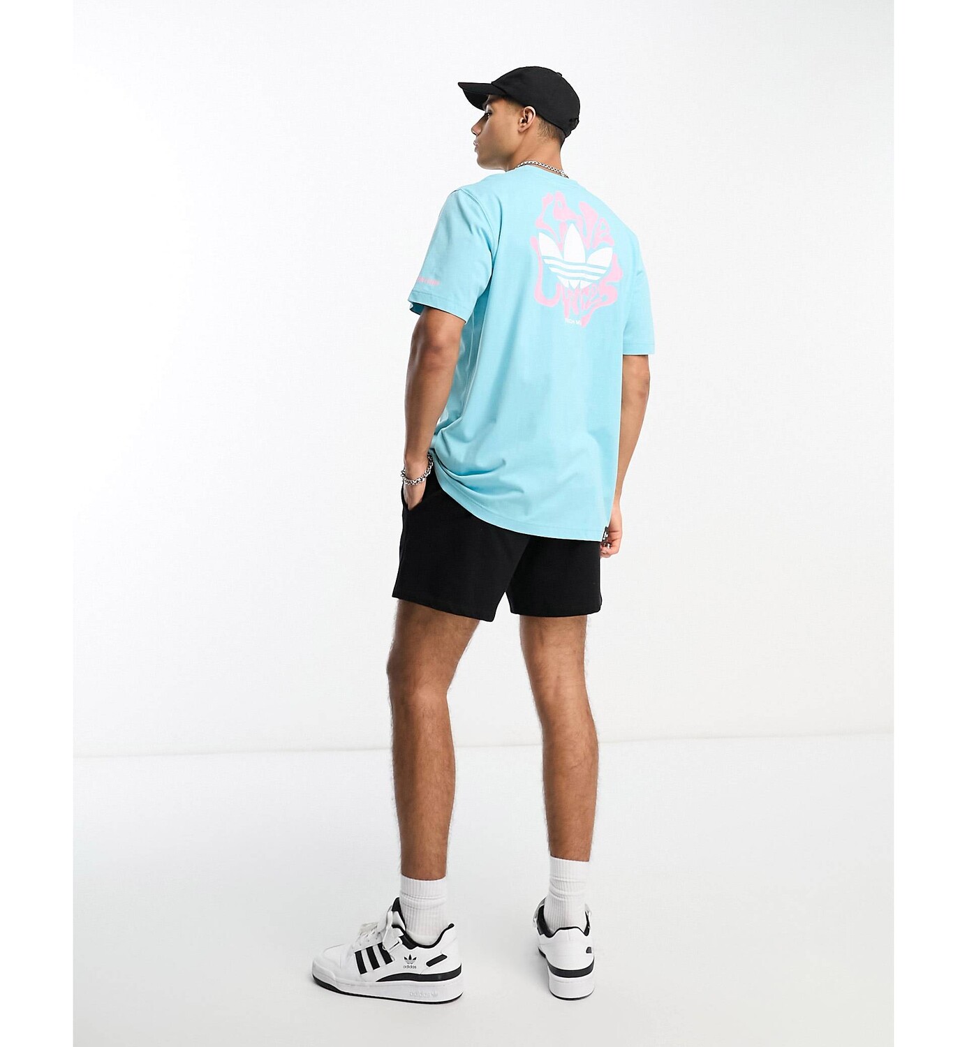 

Голубая футболка adidas Originals Pride, Синий