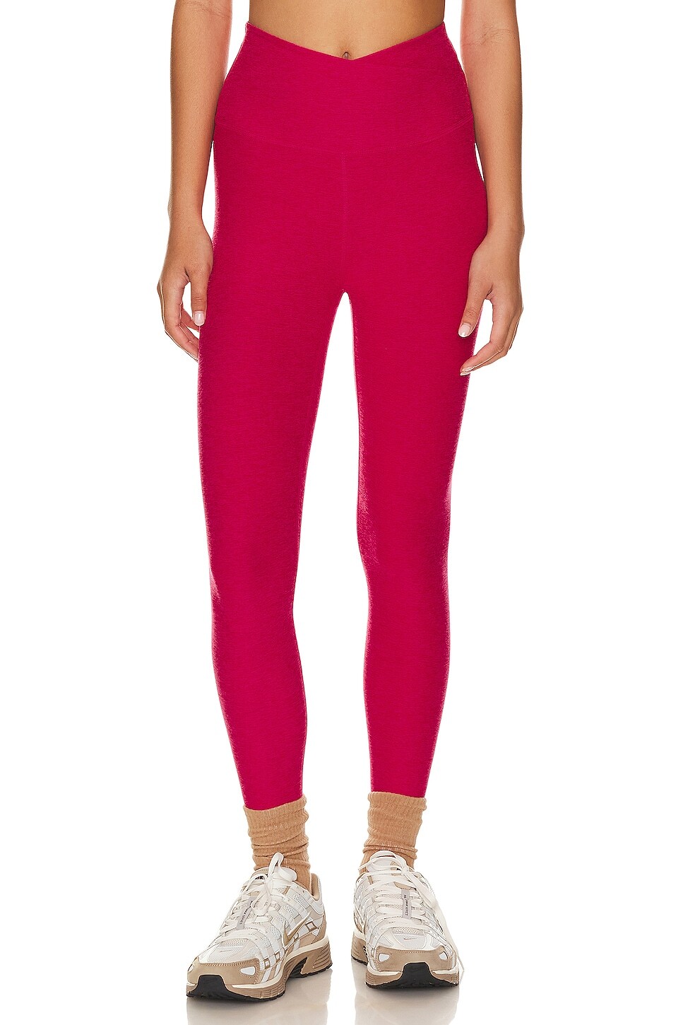 

Леггинсы Beyond Yoga At Your Leisure, цвет Cranberry Heather