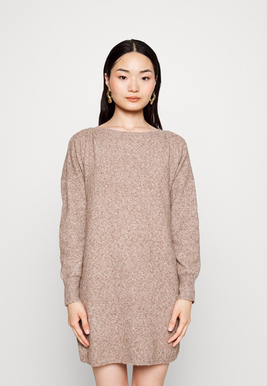 

Платье Vero Moda Petite VMDOFFY BOATNECK DRESS, коричневый с чечевичными деталями