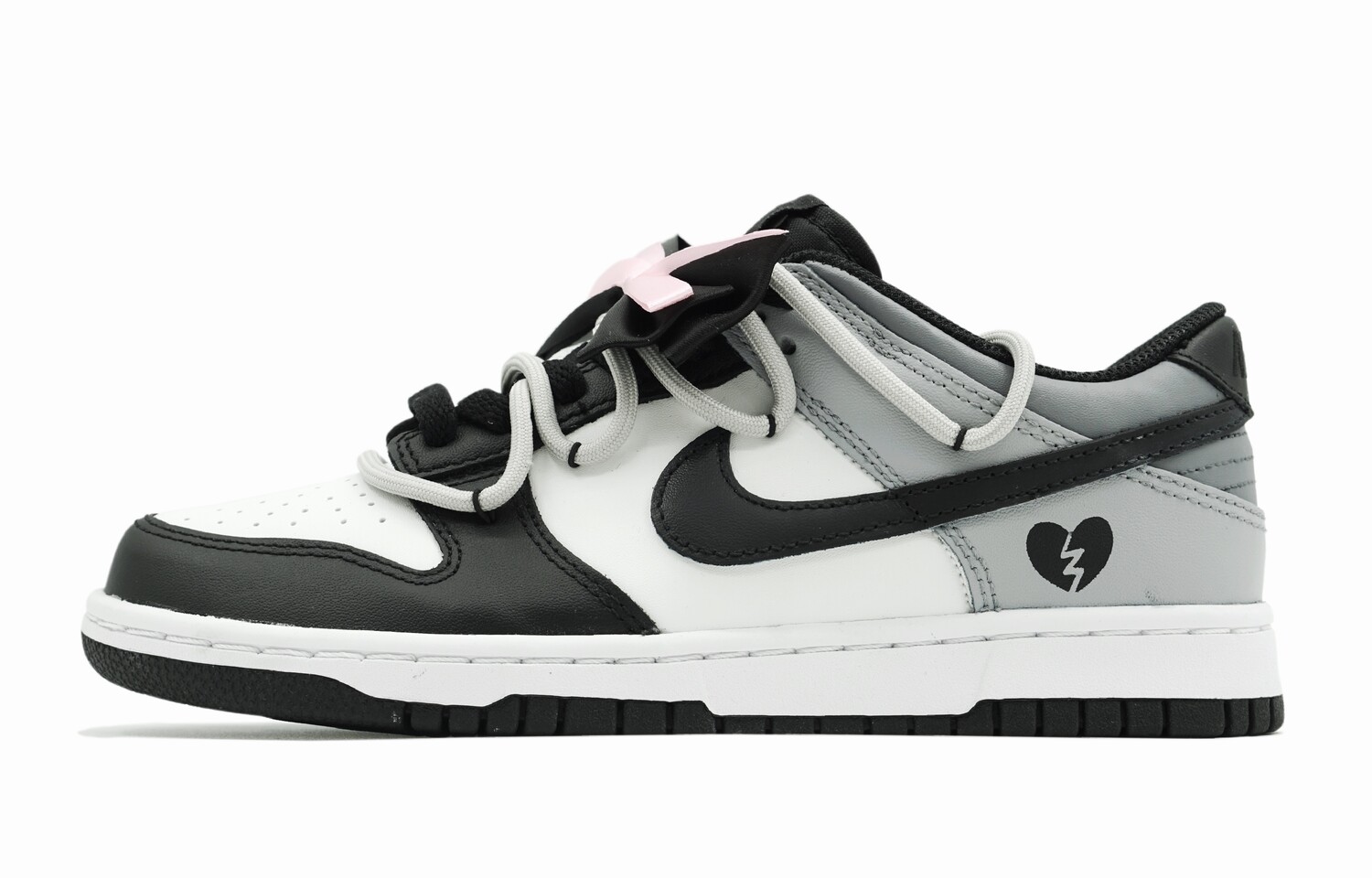 

Женские кроссовки для скейтбординга Nike Dunk, White