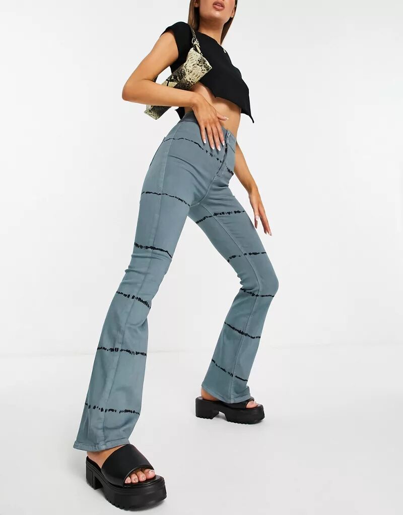 Расклешенные джинсы Topshop с бирюзовым принтом тай-дай