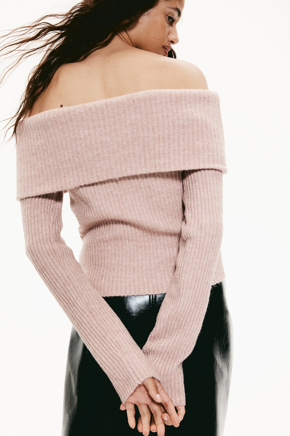 

Свитер с открытыми плечами H&M, розовый