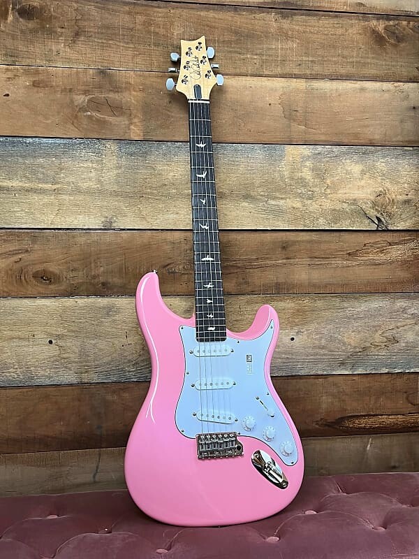

Электрогитара PRS Silver Sky Limited Edition Roxy Pink Rosewood Fretboard w/bag