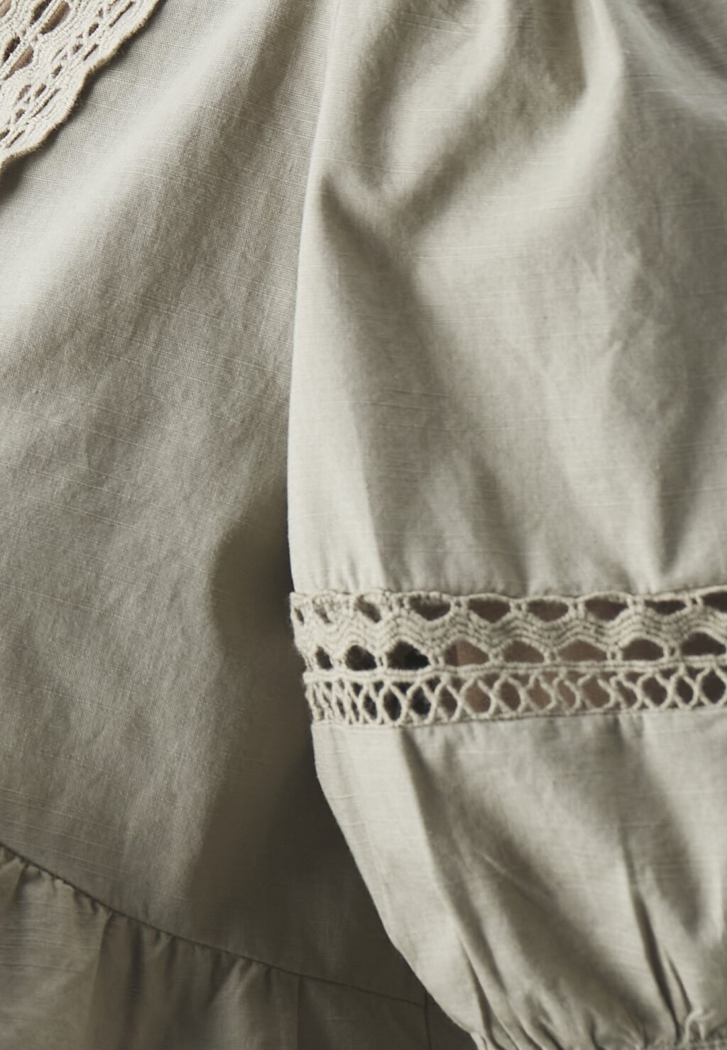 

Блузка Vmlouisa Detail Vneck Vero Moda, лавровый дуб