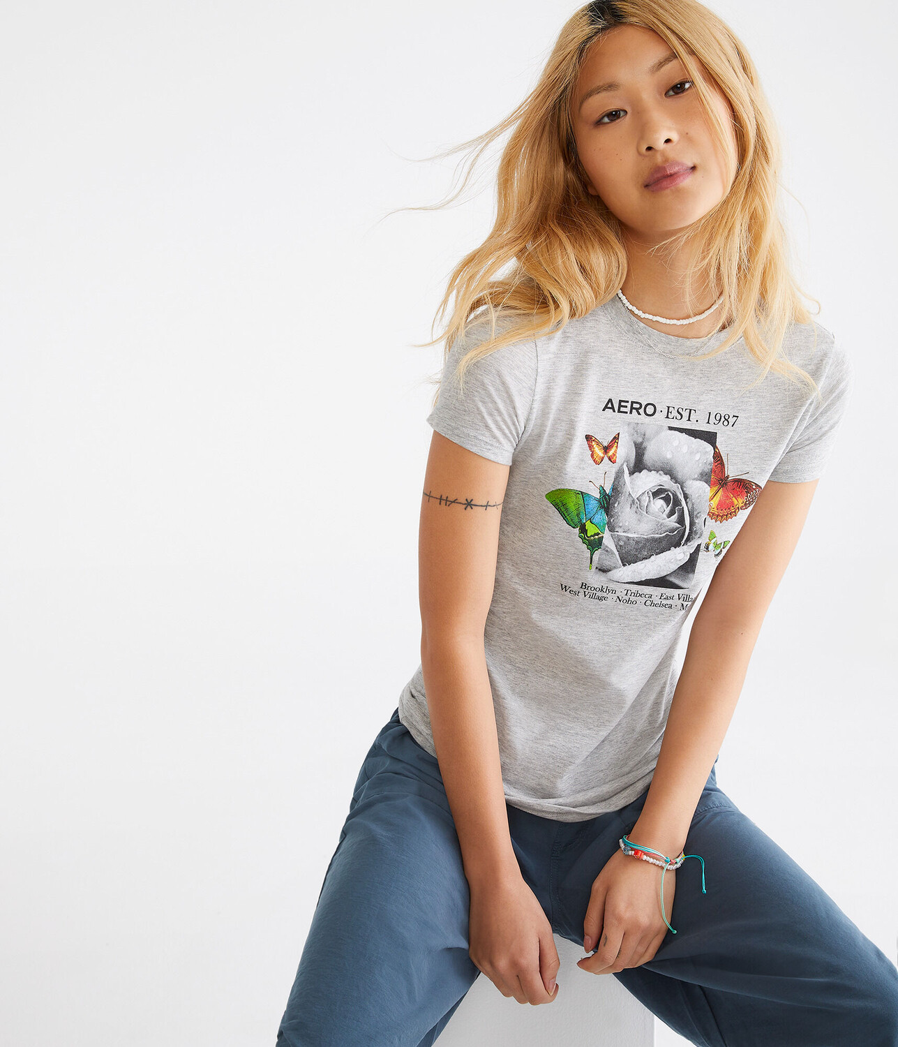 

Футболка с рисунком бабочки Aero Rose Aeropostale, серый