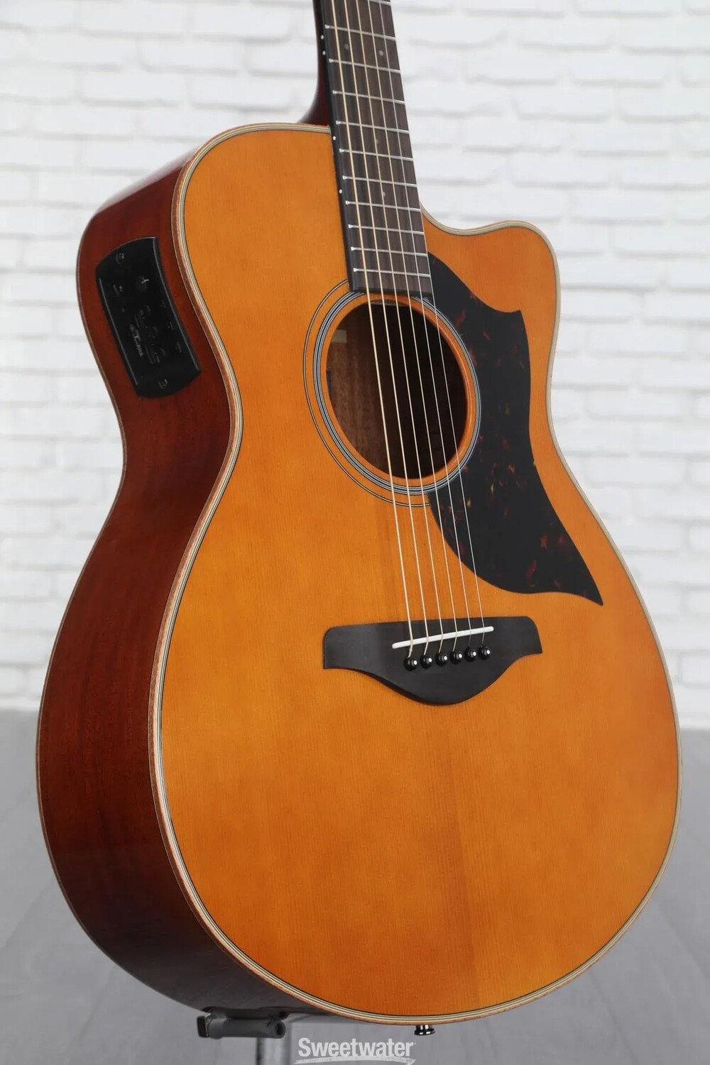 

Yamaha AC1M в разрезе — винтажный натуральный