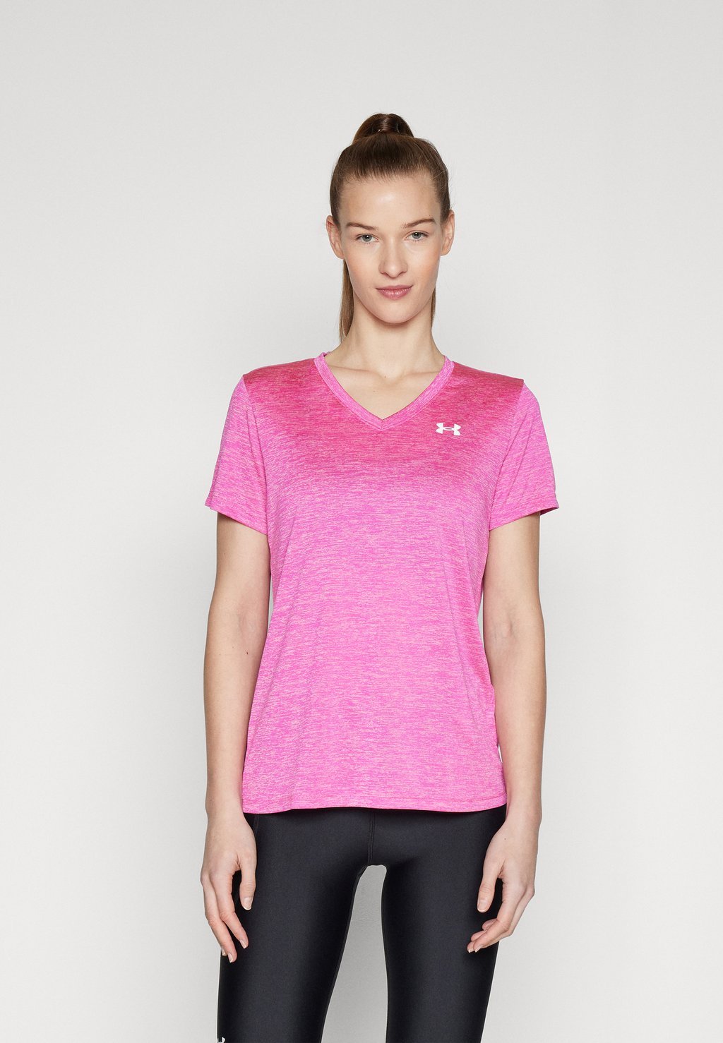 

Базовая футболка Tech Twist Under Armour, цвет rebel pink/pink elixir/white