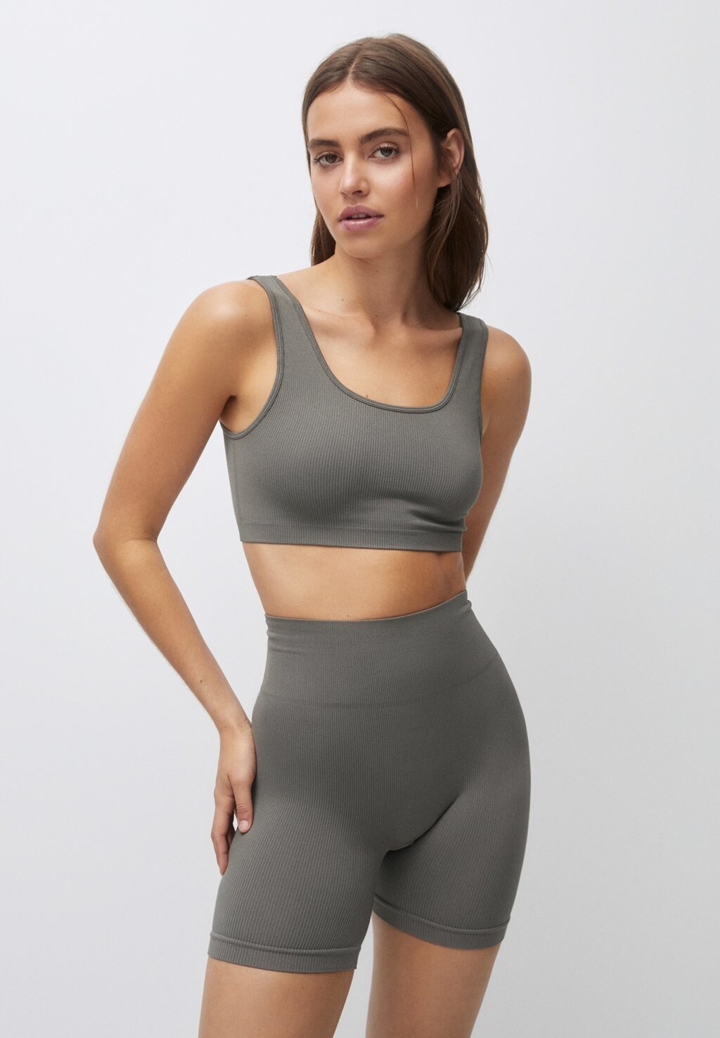 

Топ PULL&BEAR, хаки