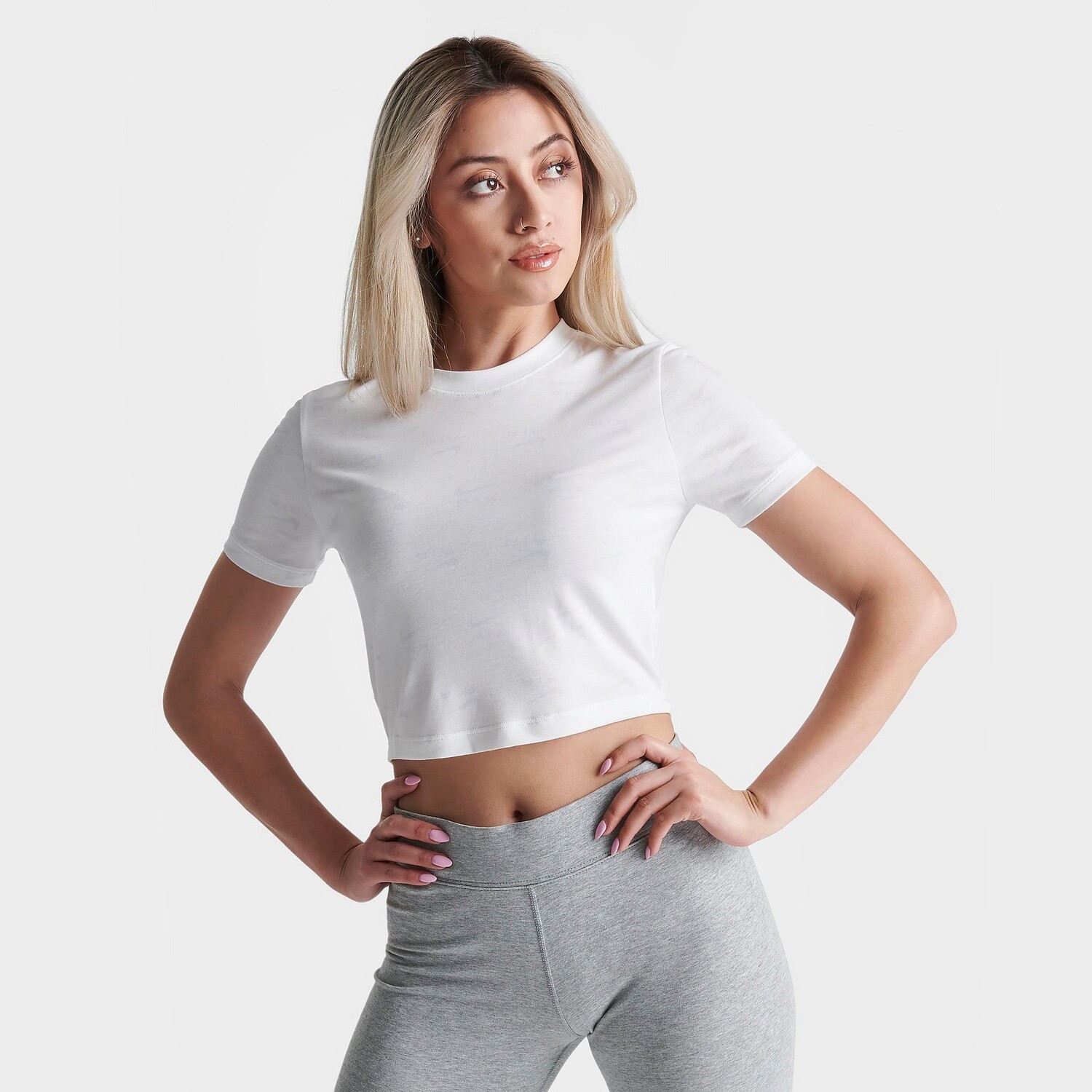 

Женская укороченная футболка Nike Air Slim Fit с принтом, белый