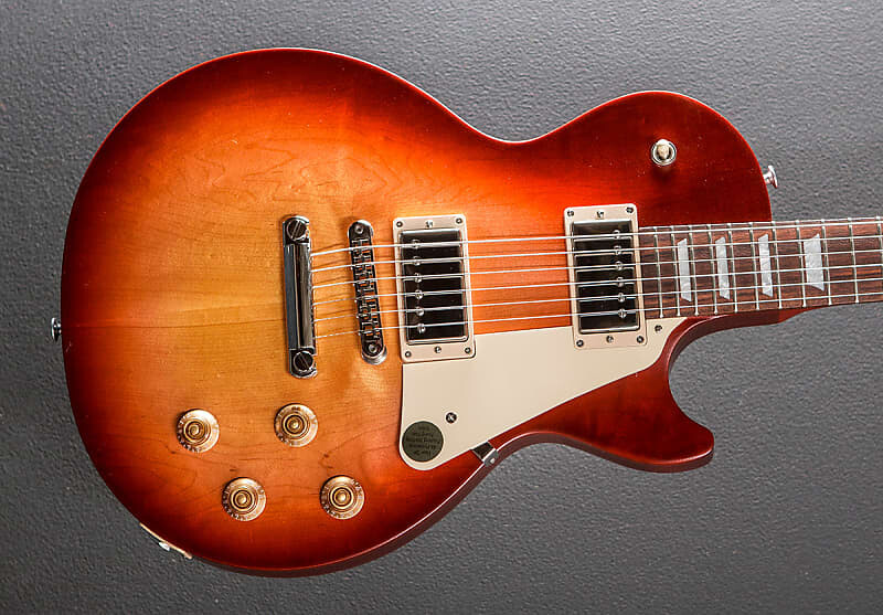

Электрогитара Gibson USA Les Paul Tribute - Satin Cherry Sunburst