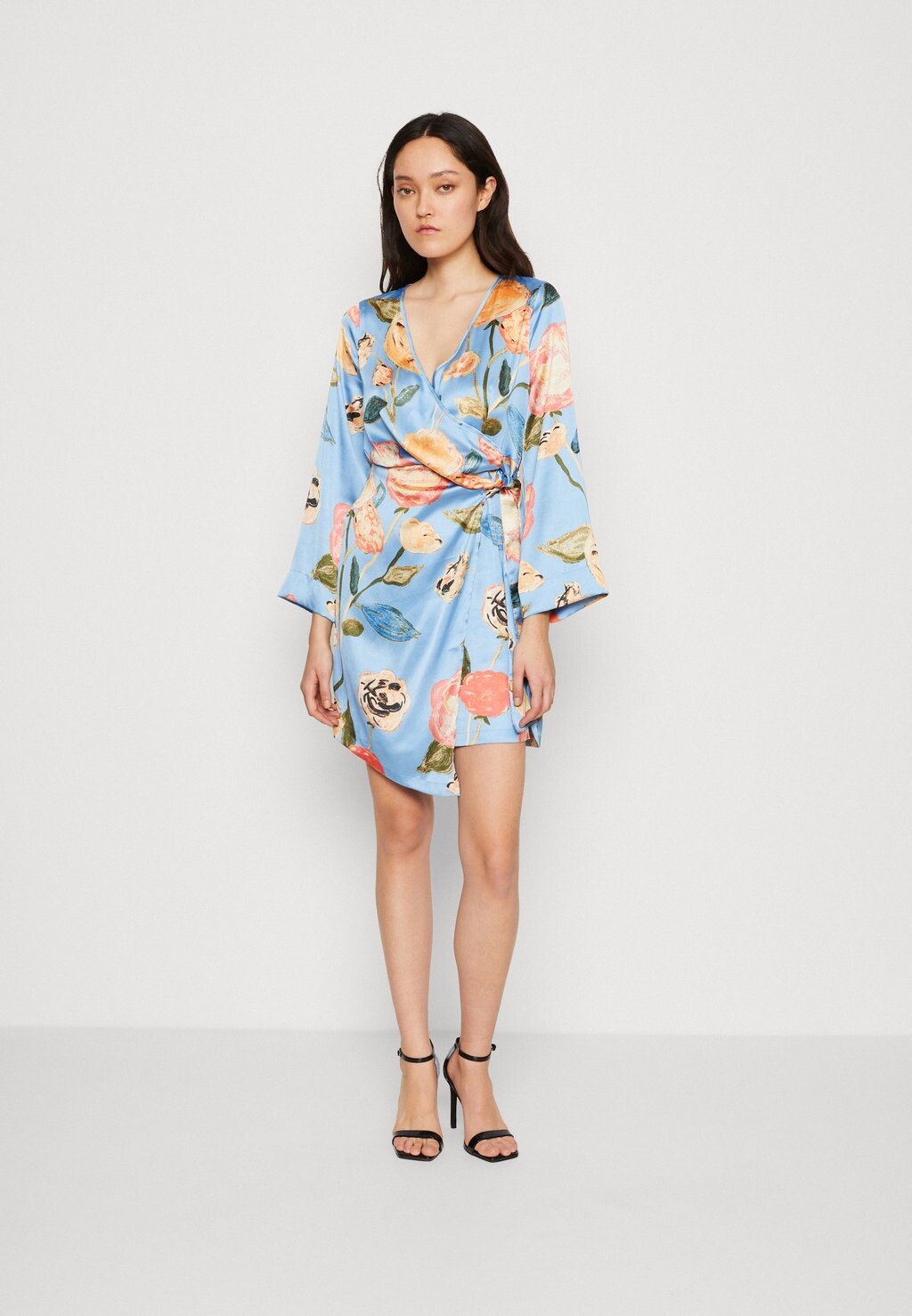 

Коктейльное платье Vero Moda