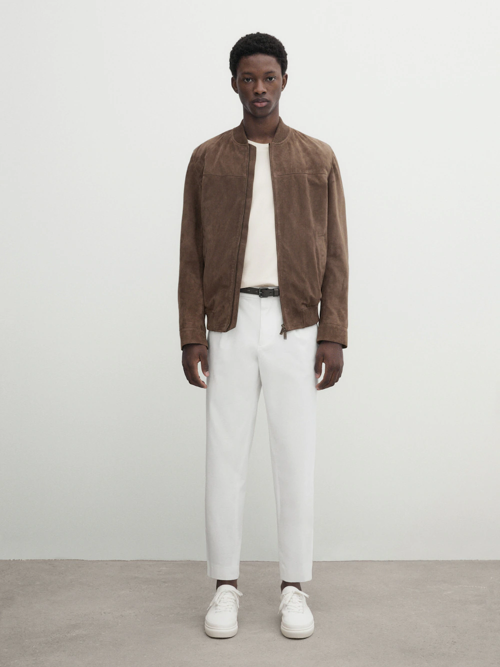 

Куртка-бомбер из замши Massimo Dutti, серый