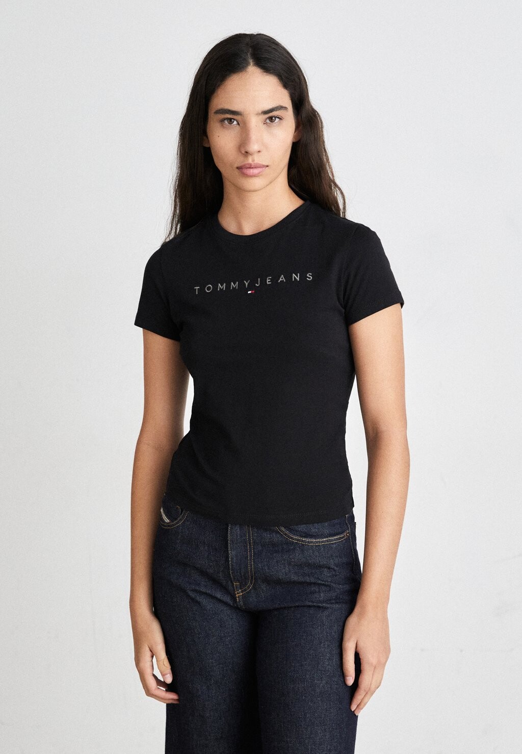 

Футболка с принтом SLIM TONAL LINEAR TEE Tommy Jeans, цвет black