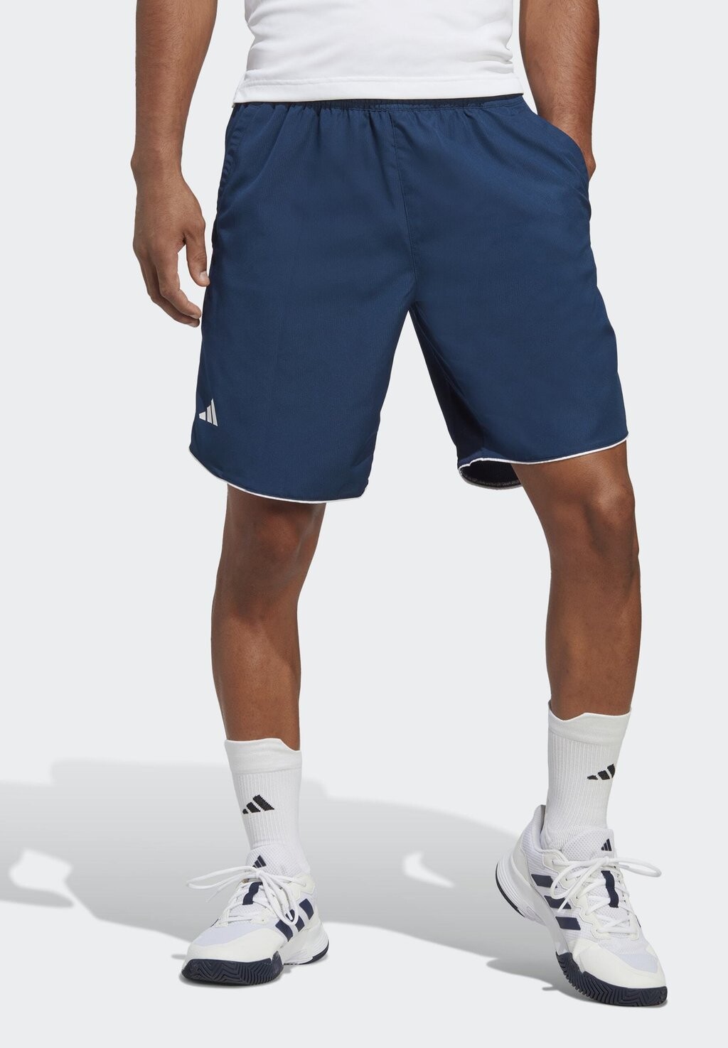 

Спортивные шорты Adidas